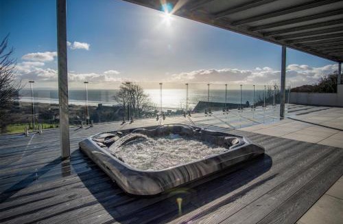 Pendine House | Sunrise - 5 Bedroom Holiday Home - Pendine