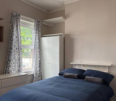 Dublin House | Superb Triple Room near Croke Park - 1