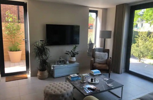 Westbourne Apartment | Sur la Mer - luxury beach retreat
