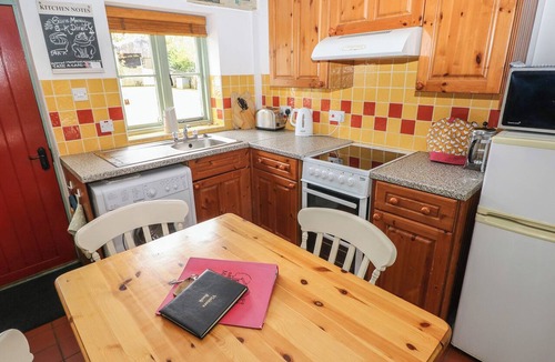 Cowbridge Cottage | SWALLOW COTTAGE, pet friendly, character holiday cottage in Cowbridge