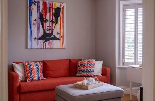 Sway House | Sway Corner