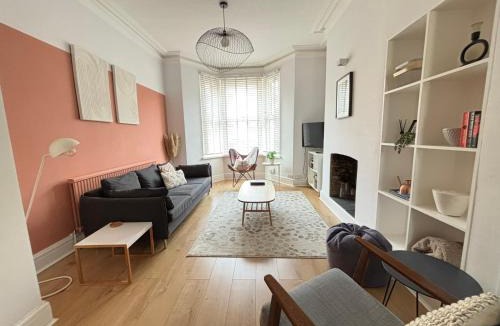 Grangetown House | TAFFS MEAD HOUSE Central City Location, nr Stadium, Family Friendly!