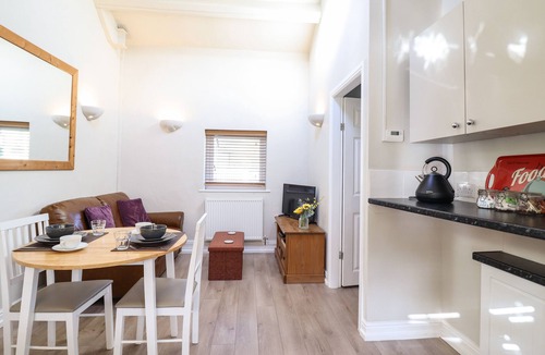 Harlech Cottage | TAN ISA, character holiday cottage, with a garden in Harlech