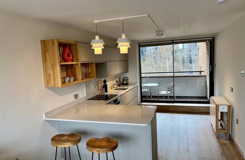 South Bank Apartment | Thames Bankside River view city apartment