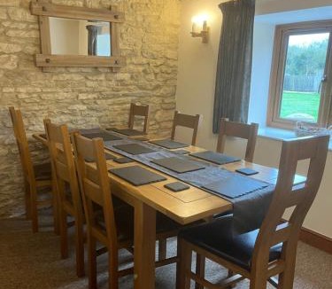 Cirencester House | Thames Cottage, Old Mill Farm, Cotswold Water Park