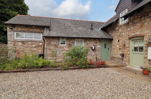 Mold Cottage | THE BARN, pet friendly, luxury holiday cottage in Tafarn-Y-Gelyn