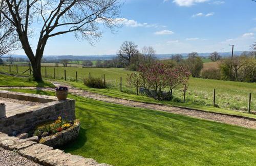 Ledbury House | The Cider Barn, Luxury for 2 with beautiful views.