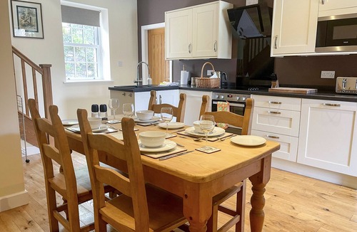 Llanrwst Cottage | THE COACH HOUSE, character holiday cottage in Llanrwst