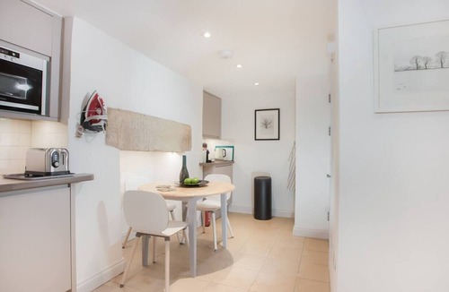 Bath Apartment | The Design Studio Apartment