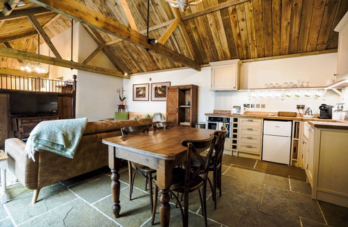 Histon House | The Fold Cambridge, Private Country Estate. Adult Only.