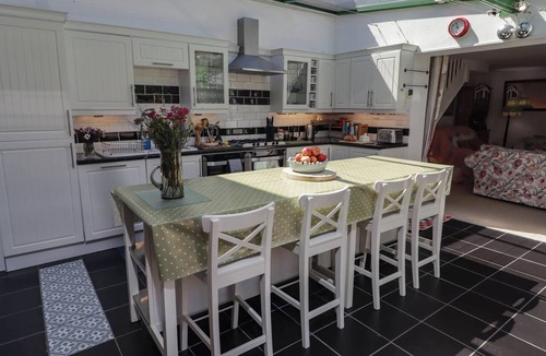 Narberth Cottage | THE GARDEN ROOMS, family friendly, with open fire in Narberth