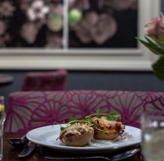 Ballinaboola Hotel | The Horse and Hound Hotel