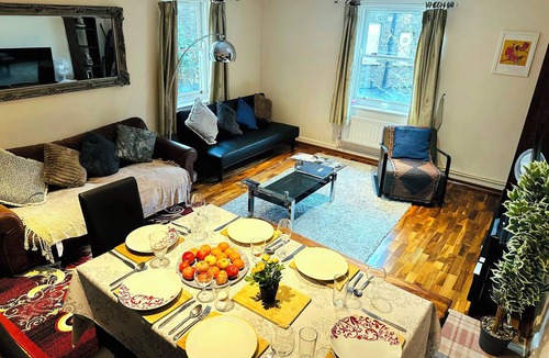 Queen's Gate Apartment | The Kensington Lovely Elegant Executive Residence