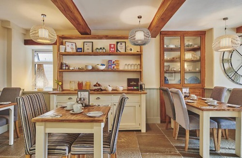 Bourton-on-the-Water Bed & Breakfast | The Lansdowne Boutique Rooms with Breakfast - Adults Only