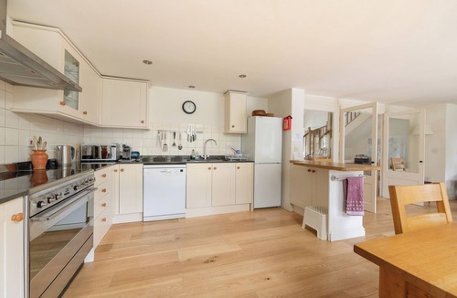 Tetbury House | THE LONG BARN, pet friendly, with open fire in Tetbury