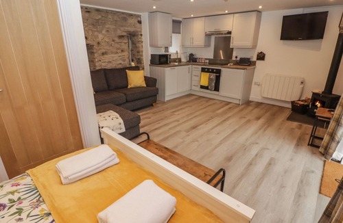 Tavernspite Cottage | THE NEST, romantic, with a garden in Amroth