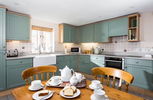 Kingham House | The Old Bakery - Kingham, Chipping Norton, sleeps 6 guests in 3 bedrooms