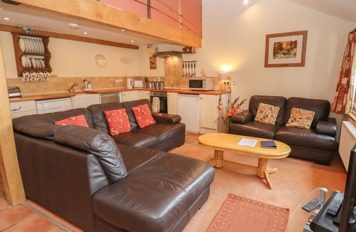 Upton Bishop Cottage | THE OLD STABLES, pet friendly, with a garden in Upton Bishop