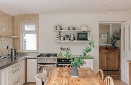 Westport House | The Roost - a short stroll from town perfect for family get togethers sleeps 14