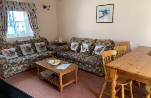 Dungiven House | The Stable, Magheramore Courtyard