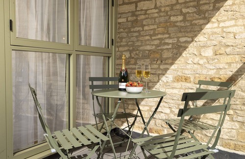 Stow-on-the-Wold Apartment | The Staircase - luxury dog friendly home in Stow on the Wold