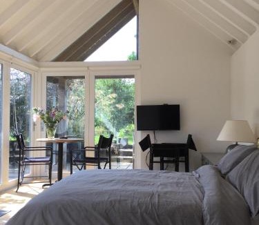 Chichester Apartment | The Studio @ Aubrey Cottage