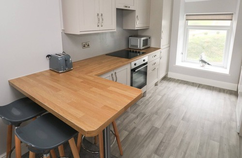 Pendine Cottage | THE STUDIO, country holiday cottage, with a garden in Pendine