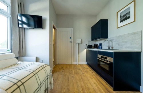 Bradley Stoke Apartment | The Willow - Studio 11