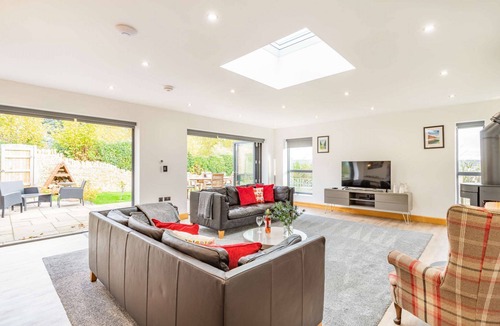 Stroud House | Three bedroom dog friendly holiday home in the Cotswolds - The New Bakehouse