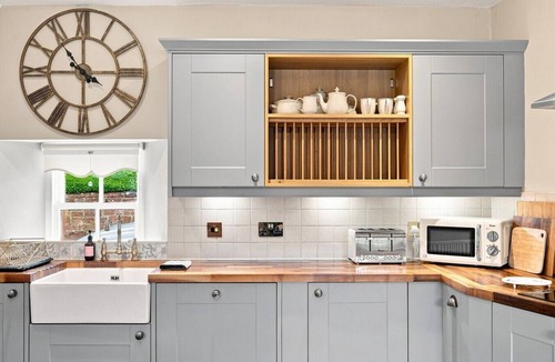 Kirriemuir Cottage | Thrums Cottage - A Writer`s Retreat