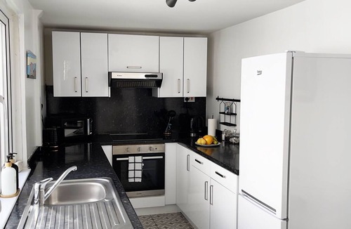 Belfast House | Titanic The Lady - 3 Bed Townhouse