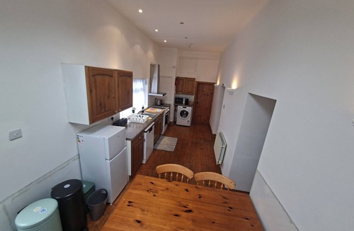 County Mayo Cottage | Traditional Lakeside 2 Bedroom Cottage in Derryhick Escape 15 min from Castlebar