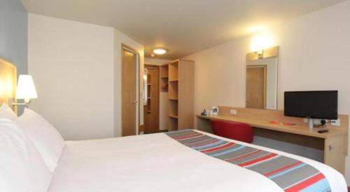Eastington Hotel | Travelodge Stonehouse