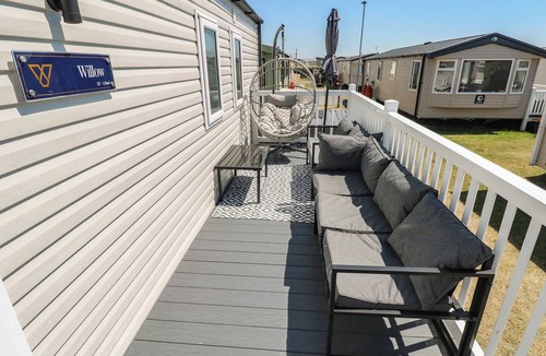 Newton Cottage | TRECCO BAY HOLIDAY PARK - MAGNOLIA 11, pet friendly in Porthcawl