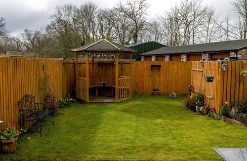 Llangefni Cottage | Tregarnedd Cottage - Two Bedroom Cottage, Sleeps 4