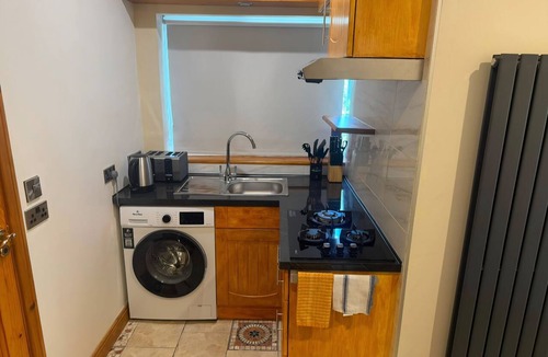 Ballyjamesduff Apartment | Tunmobi Gardens Apartment Cosy, Spacious, secure, Beautiful Gardens. Free park