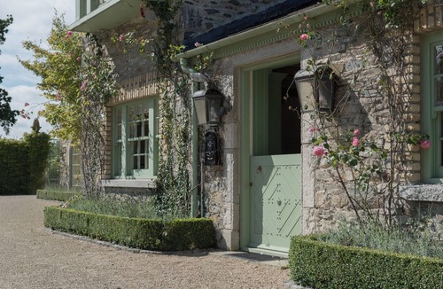 Newcastle Cottage | Turrets Cottage at Cliff at Lyons Village