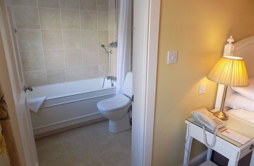 Termonfeckin Bed & Breakfast | Twin Room Deluxe En-Suite Bathroom