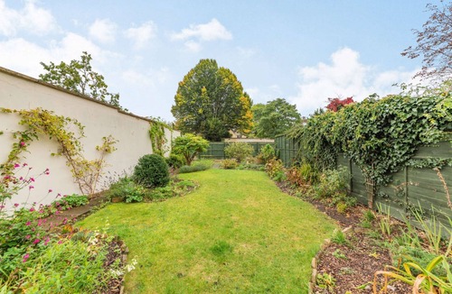 Bourton-on-the-Water Cottage | Two bedroom holiday cottage with garden and off-street parking, Bourton-on-the-Water - North House