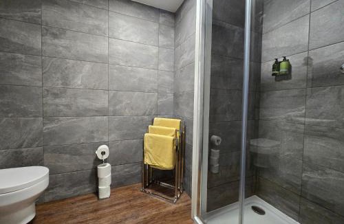 Butetown Apartment | Two bedroom flat in Cardiff Bay with roof terrace