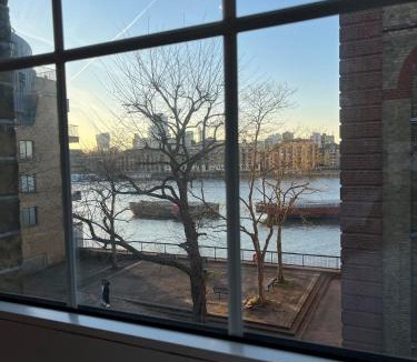 Rotherhithe Apartment | Two Bedroom Riverside Apartment in Rotherhithe Village