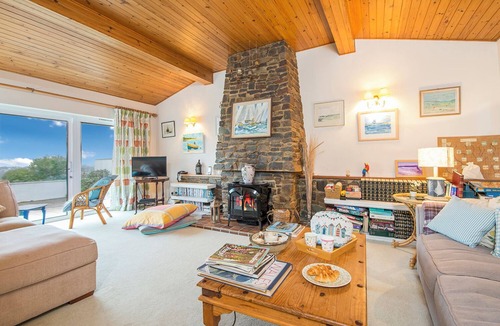 Tenby Cottage | Ty Gwyn, Holiday Cottage Manorbier, Sleeps 8, 4 bedrooms, bathrooms