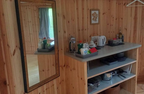 Ardnatrush House | Unique Retreat Sleeps 2 with Hot Tub & Pets Ok