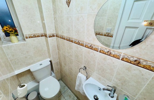 Prince's Apartment | Vauxhall, river Thames, Big Ben Retreat, Central London family Stay