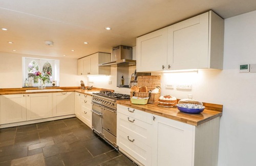Lydbrook Cottage | VIADUCT HOUSE, pet friendly, luxury holiday cottage in Lydbrook