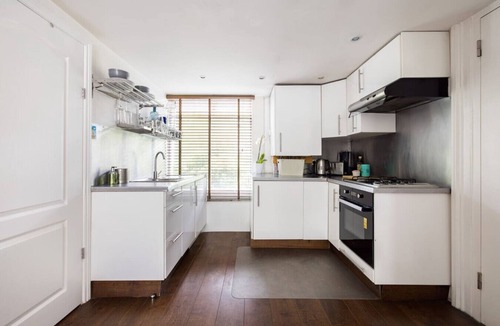 St. Helen's Apartment | Victorian Blush 1BR near Portobello & Notting Hill
