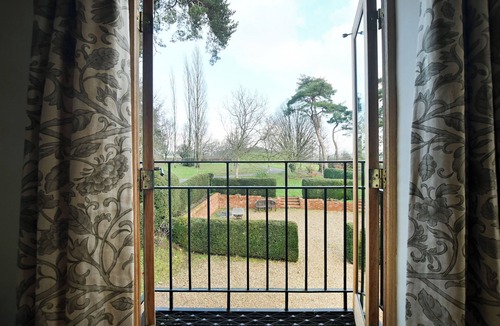 Chittoe House | Victorian Coach House with Superking Master Bedroom suite. Gardens/Tennis Court
