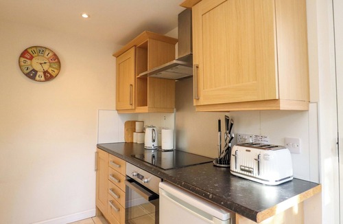 Inverness City Centre Cottage | VIEW COTTAGE, family friendly, character holiday cottage in Inverness