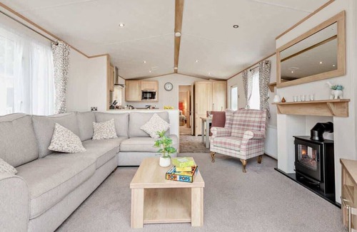 New Forest District Ski Chalet | Vivian Lodge- Pet-Friendly Chalet w/WiFi in New Forest