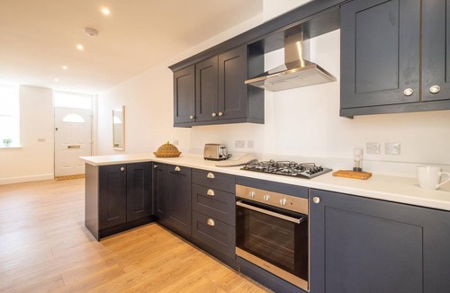 Leiston Cottage | Volunteer Lodge - sleeps 4 guests in 2 bedrooms